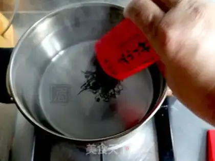 Make Red-tree milk tea step 1