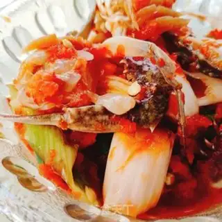 Make Spicy crab sauce step 2