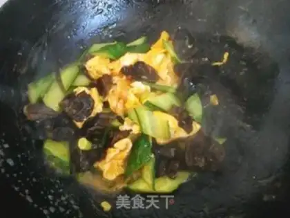 Make cucumber-mucked eggs step 10