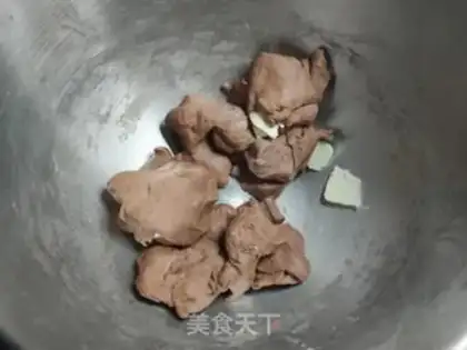 Make Big chocolate soft omelet step 2