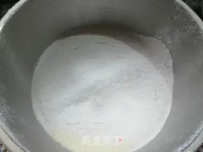 Make Cinnamon and cupcakes step 3