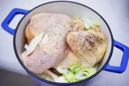 Make A fragranceless chicken step 2