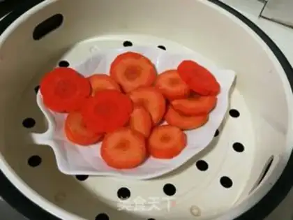 Make Carrot apple milk step 1