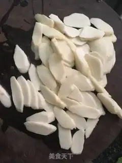 Make Sweet soup of ginger potatoes and eggs step 1