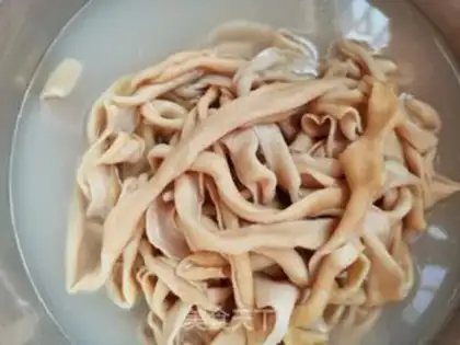 Make Garlic duck intestines step 0