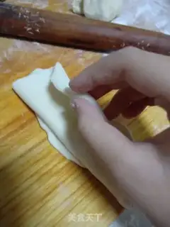 Make Rose buns step 1