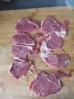 Make Belt beef soup step 1