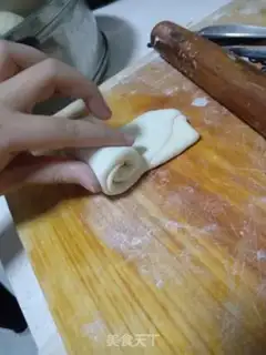 Make Rose buns step 2