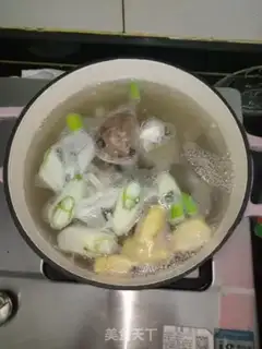 Make Dinosaur bouquet soup step 1
