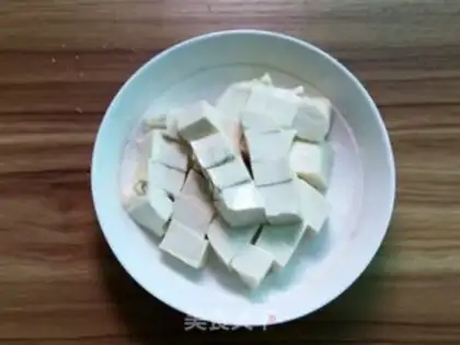 Make Onion shrimp tofu soup step 3
