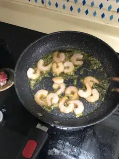 Make Shrimp skating broccoli step 4