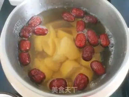 Make "Red dates, Sydney apple soup." step 5