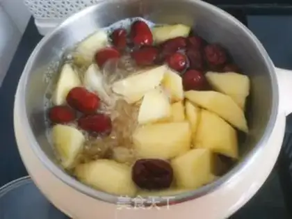 Make "Red dates, Sydney apple soup." step 6