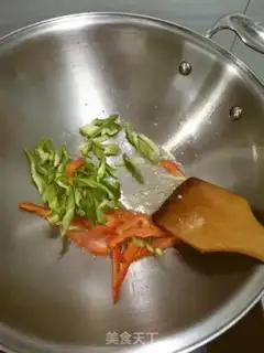 Make Scrambling hands step 2