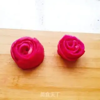 Make Flamingo yogurt cup step 4