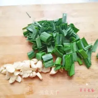 Make Scrambled cabbage step 1