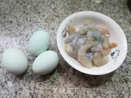 Make A duck egg and shrimp step 0