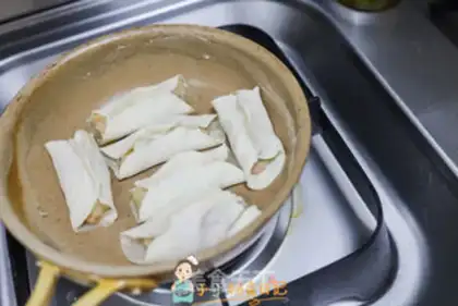 Make Open fried dumplings step 2
