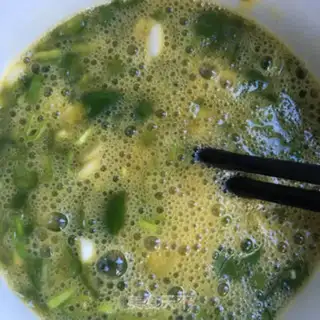 Make Pepper garlic fried eggs step 5