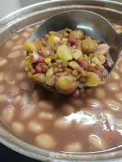 Make Cherokee chestnut sugar step 0