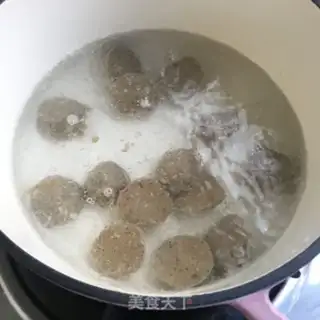 Make Beefball soup step 4