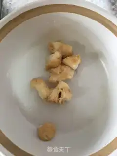 Make Monkey-head mushrooms and mackerel pigeons step 0