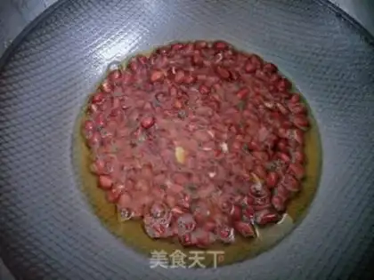 Make Pineapple peanut rice step 1