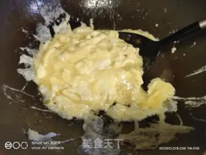 Make Egg sausage fried rice step 2