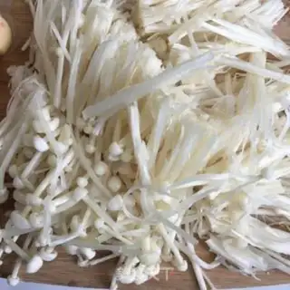 Make Jelly tofu mushroom soup step 1
