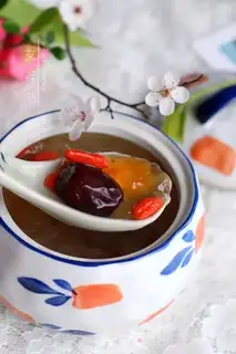 Make Peach glue silver ear soup step 5