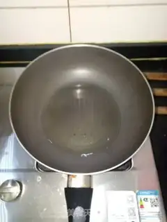Make Eggs and buns step 1