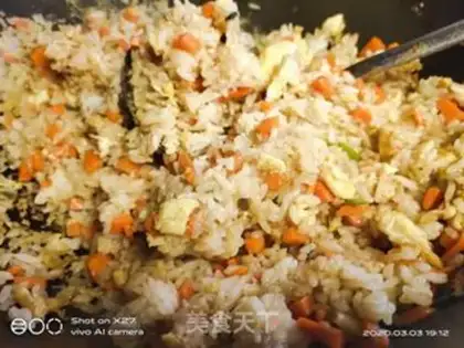 Make Carrot egg fried rice step 4