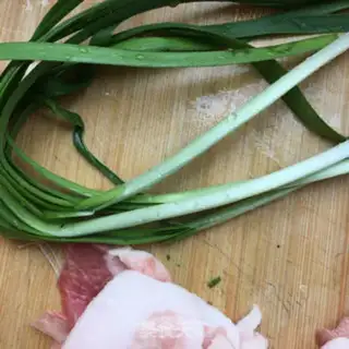 Make Pork sauerkraut and gibberish. Noodles step 3