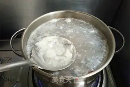 Make Lamb radish soup step 1