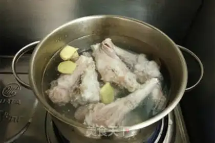 Make Lamb radish soup step 2
