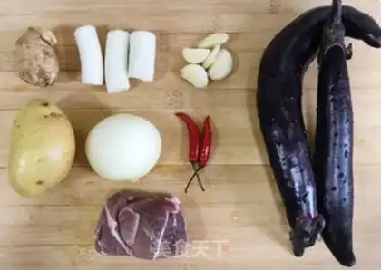 Make Cheese and potatoes and pork stew step 0