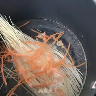 Make Pork sauerkraut and gibberish. Noodles step 6
