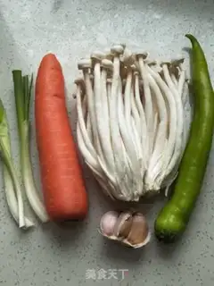 Make ♪ White jade peppers with carrots ♪ step 0