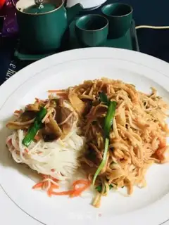 Make Pork sauerkraut and gibberish. Noodles step 21