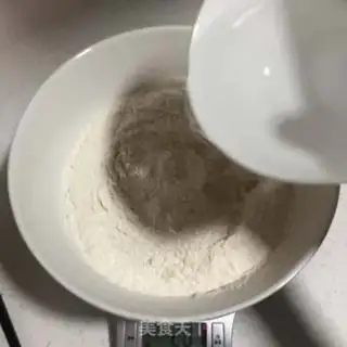 Make Hand grab cake step 2