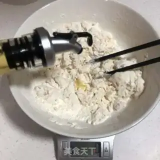 Make Hand grab cake step 4