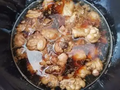 Make Three chickens in the electric pan step 5