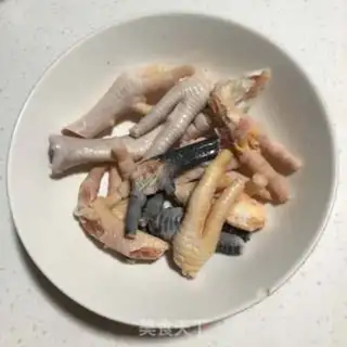 Make Lemon sour chicken claws step 1