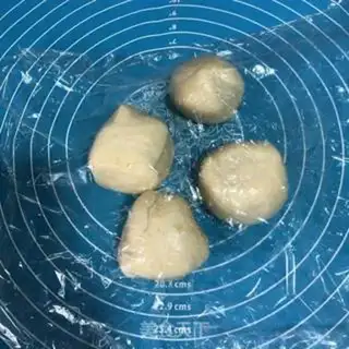 Make Hand grab cake step 14
