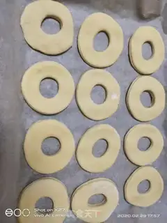 Make Perfect doughnuts step 5