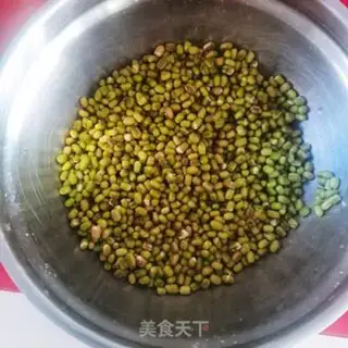 Make Green bean sprouts step 0