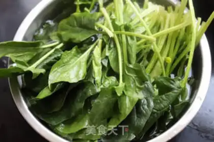 Make Soy sauce spinach step 0