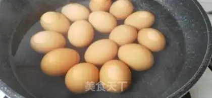 Make Five spicy tea eggs step 1