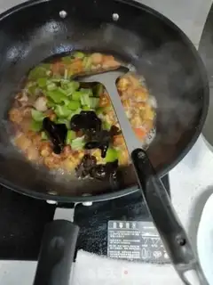Make Potato pepper fried quail eggs step 6