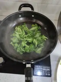 Make ♪ Slurberry shrimp fried wood ♪ step 1
